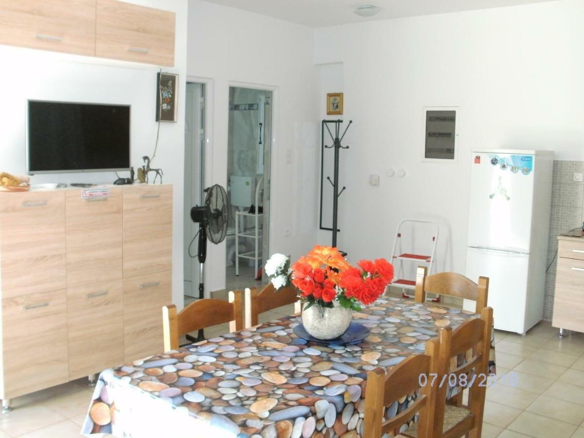 Nina Rooms Artemida  Luaran gambar