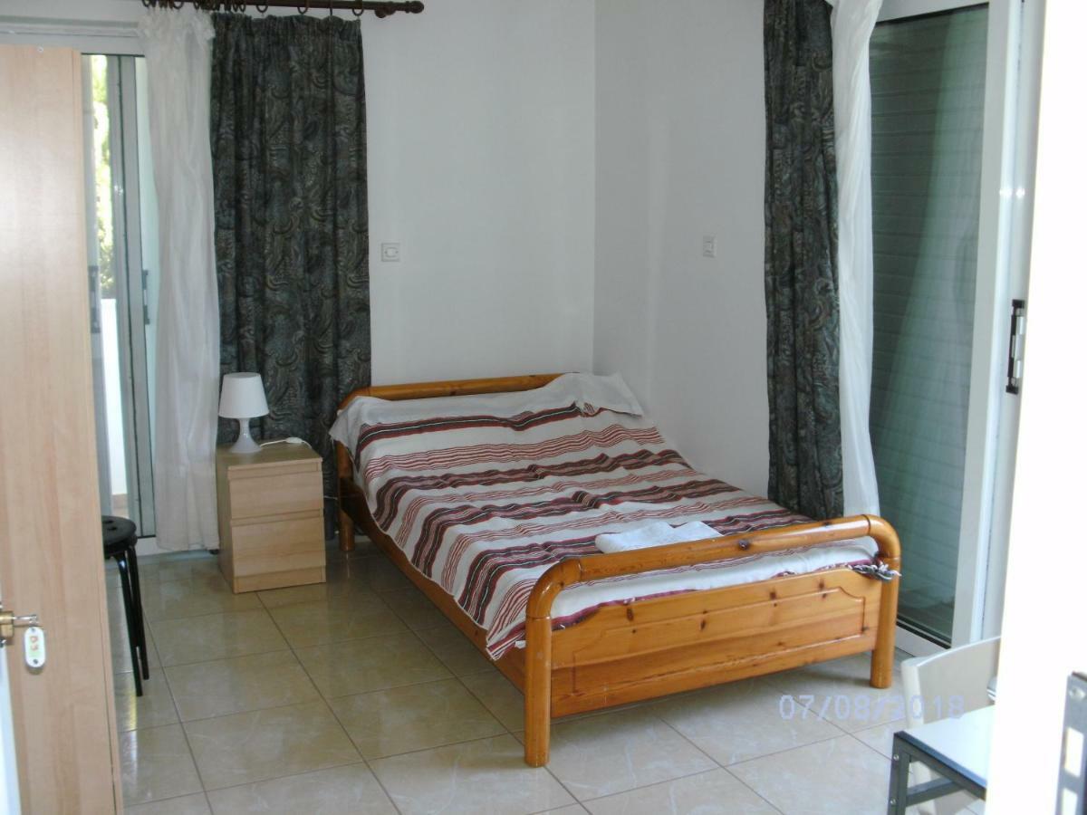 Nina Rooms Artemida  Luaran gambar